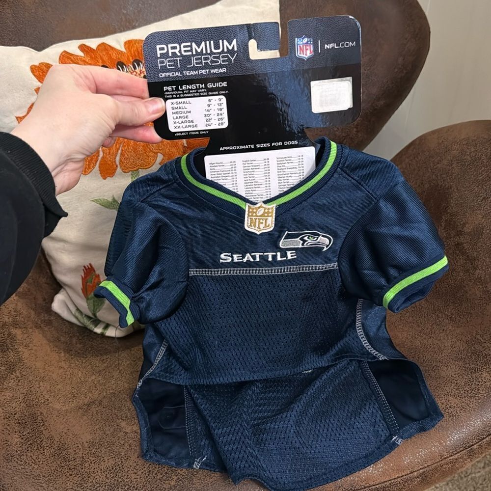 SEATTLE SEAHAWKS JERSEY PETS OFFICIAL NFL TEAM WEAR BLUE & GREEN STITCHED M NWT - Picture 7 of 12